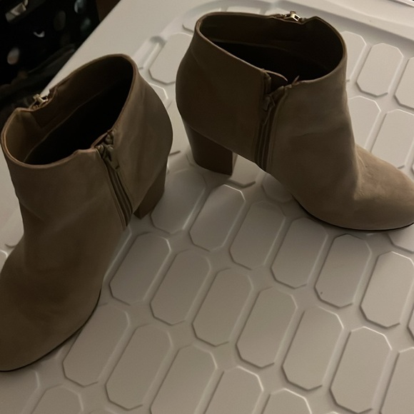 Apt. 9 Tan Ankle Boots with Gold Zipper - Picture 2 of 4